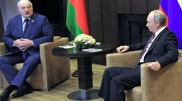 Кремль підтримав Лукашенка в історії з літаком та дав черговий кредит. В обмін на що?