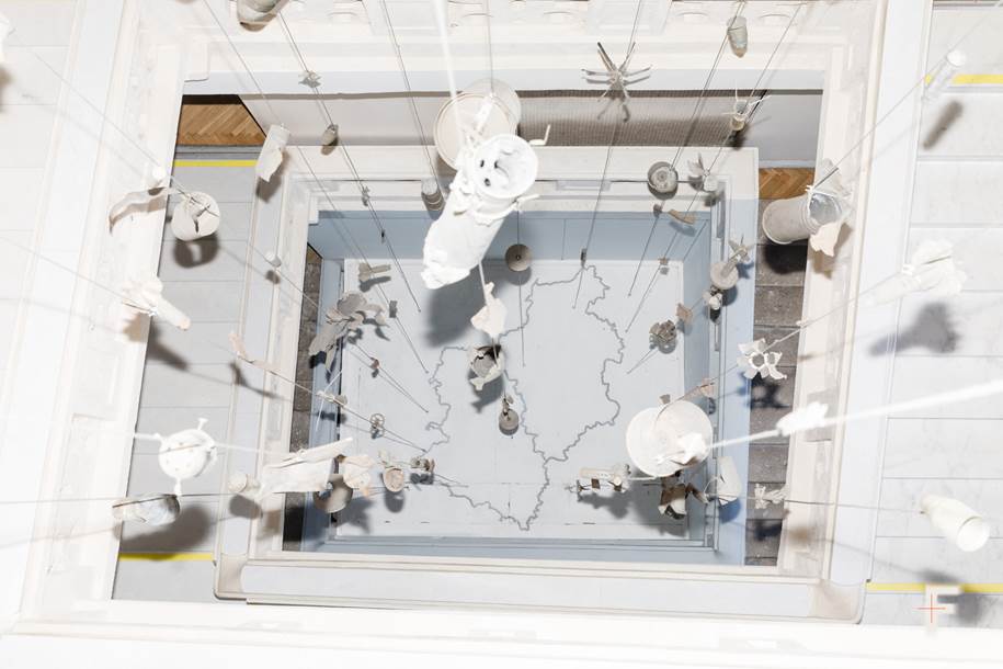 Інсталяція в Національному музеї історії України, Київ, Україна.