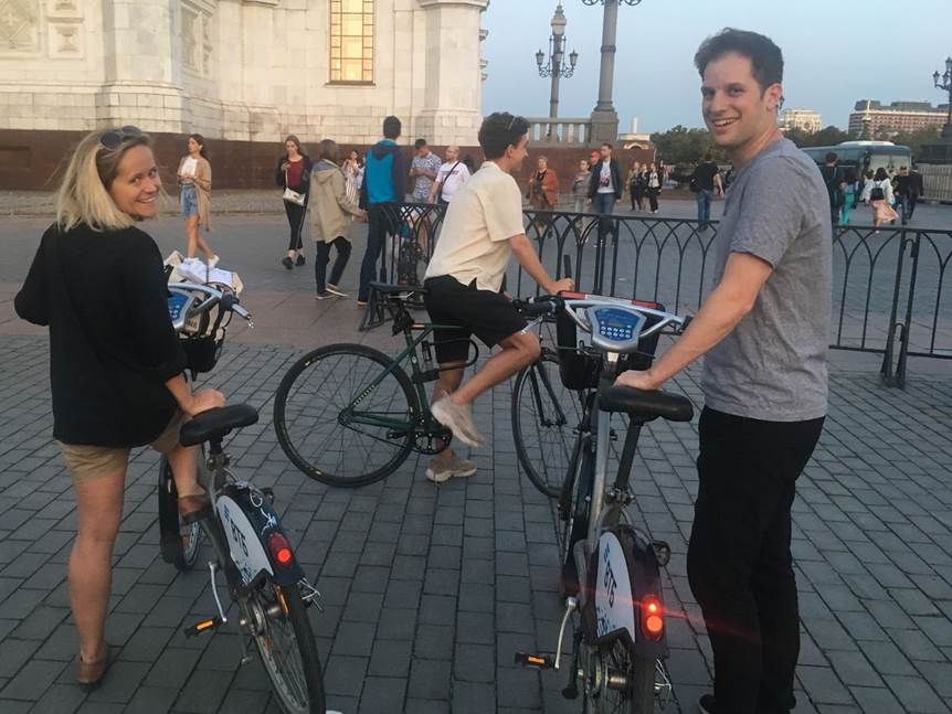 ���� ��������� � ������� 2019 ���� � ����� � ��������������� Financial Times ������ �������� �� ���������� Guardian ������� �������. ����: Francesca Ebel