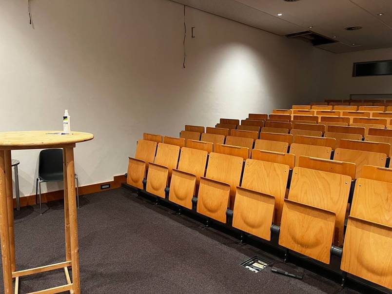 Приміщення, де проходять курси німецької мови. Фото автора