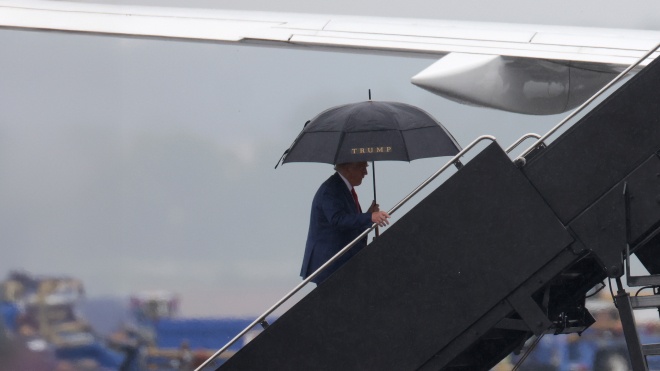 Шоковані поведінкою Трампа? Так, це дрібʼязковий, заздрісний маніпулятор, який чує лише бажане й цікавиться тільки собою. Головне з книжки «Все або нічого: як Трамп захопив Америку знову»