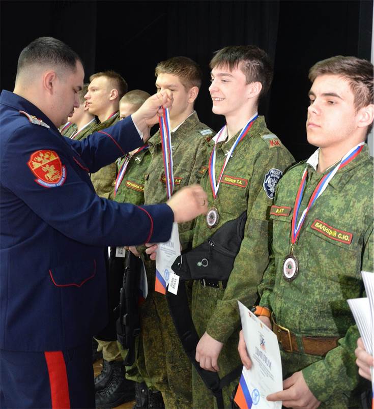 Нагородження учасників «злету ГТО», 2024 рік. Стас Балицький крайній праворуч. Фото із сайту Центрального козачого війська Росії vko-ckv.ru