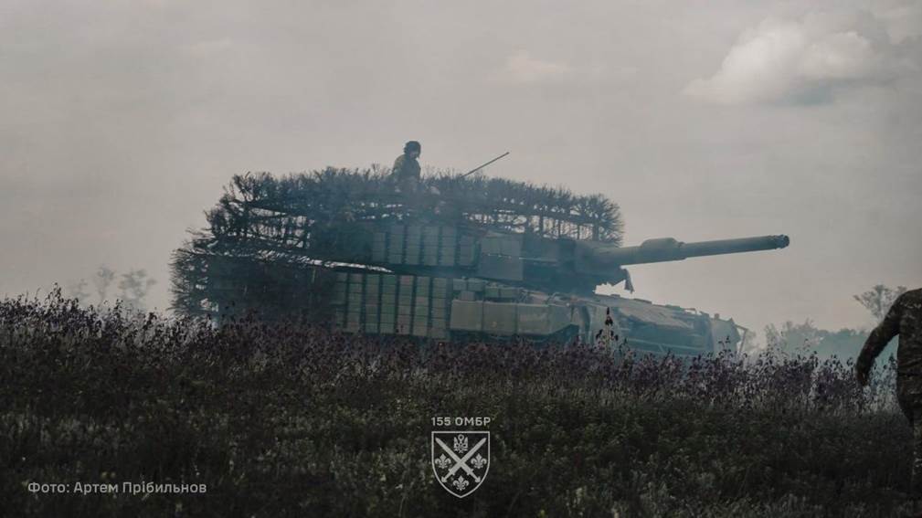 ���� Leopard 2A4 � 155-� ������ ������������� ������ ����� ���� �������. ���� ������� ������� ������� ������ �� �������� ������� ��������� ������, �� �� ����� ������ ��� ����� � � �������� �����������